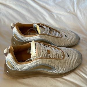 Nike Airmax 720 brand new